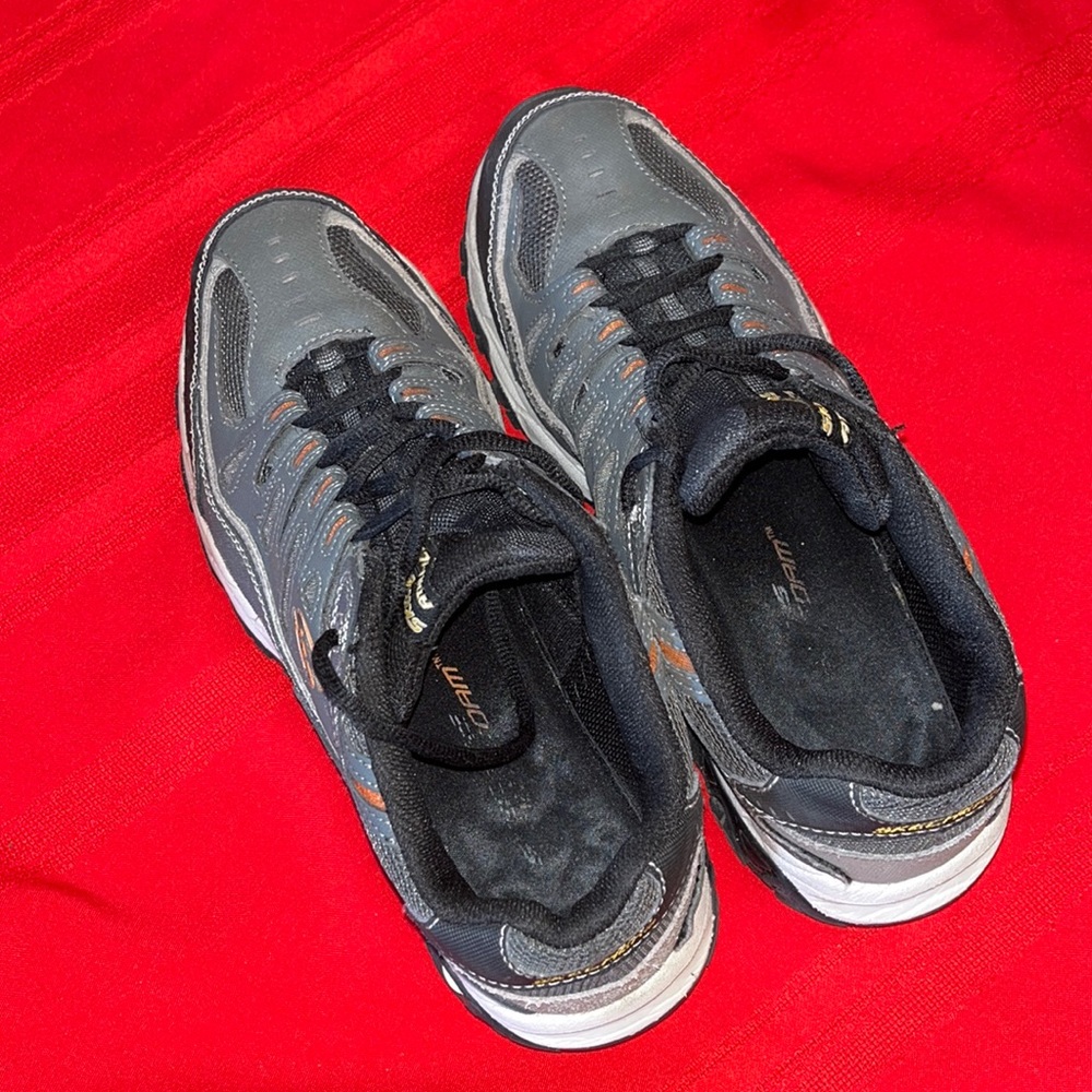 Mens 8 Grey Sketchers